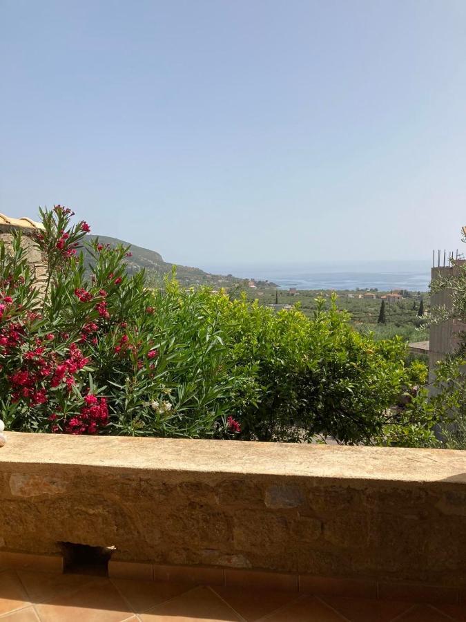 Orfea'S Place Riglia Buitenkant foto
