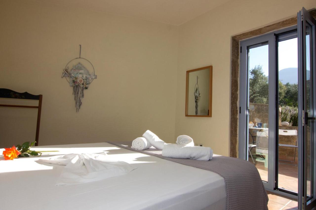 Orfea'S Place Riglia Buitenkant foto