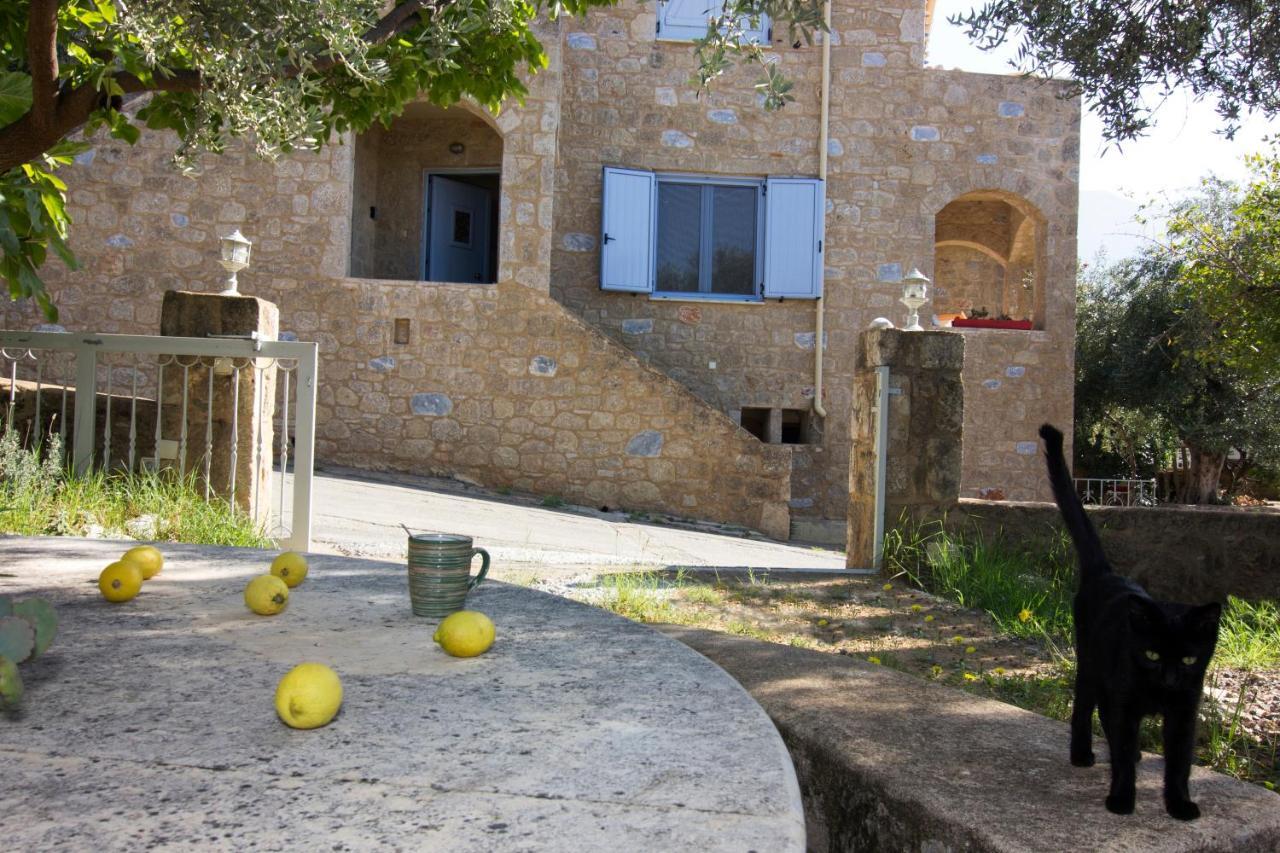 Orfea'S Place Riglia Buitenkant foto