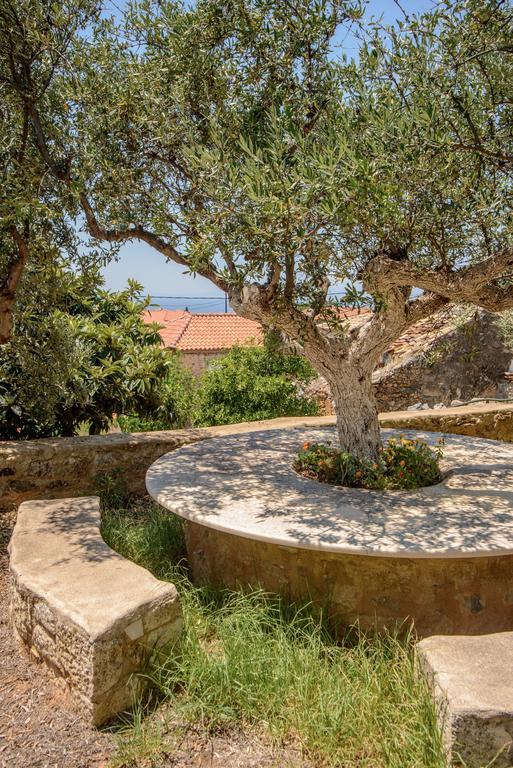 Orfea'S Place Riglia Buitenkant foto